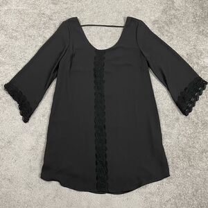 ASTR Black Relaxed Fit Crochet Detail Back V Cut Blouse 3/4 Sleeves Women’s M